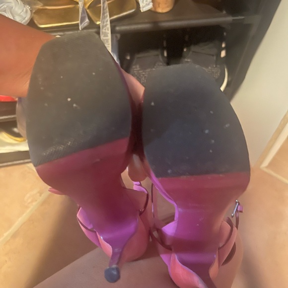 Ysl pre loved tributes color magenta! Size 38 - Picture 4 of 10